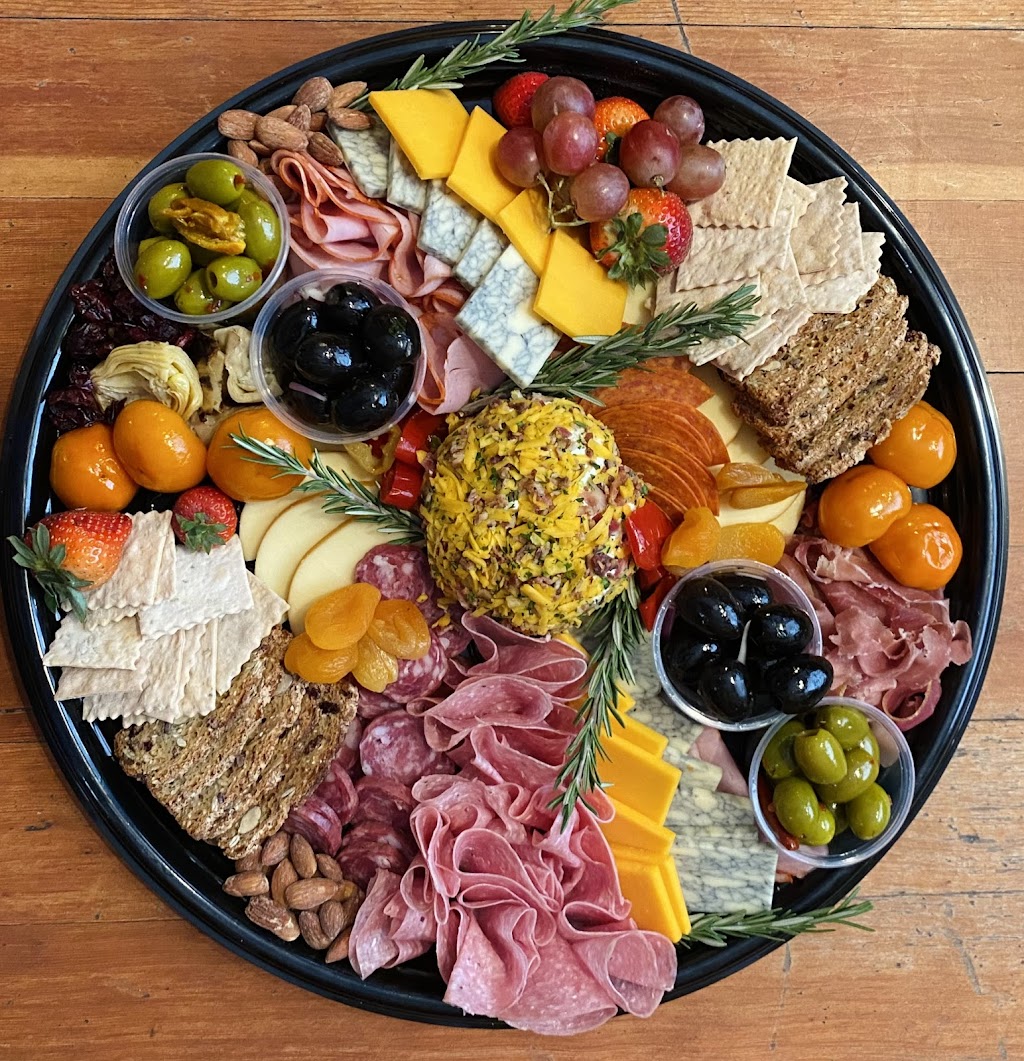 Saratoga Sandwich Company | cafe | 104 W Bridge Ave, Saratoga, WY 82331, USA | 3073265555 OR +1 307-326-5555