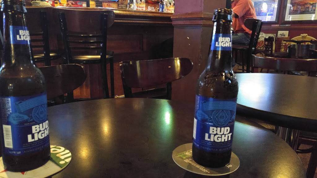 Inn Between Bar & Grill | restaurant | 212 20th St, Huntington, WV 25703, USA | 3047813527 OR +1 304-781-3527