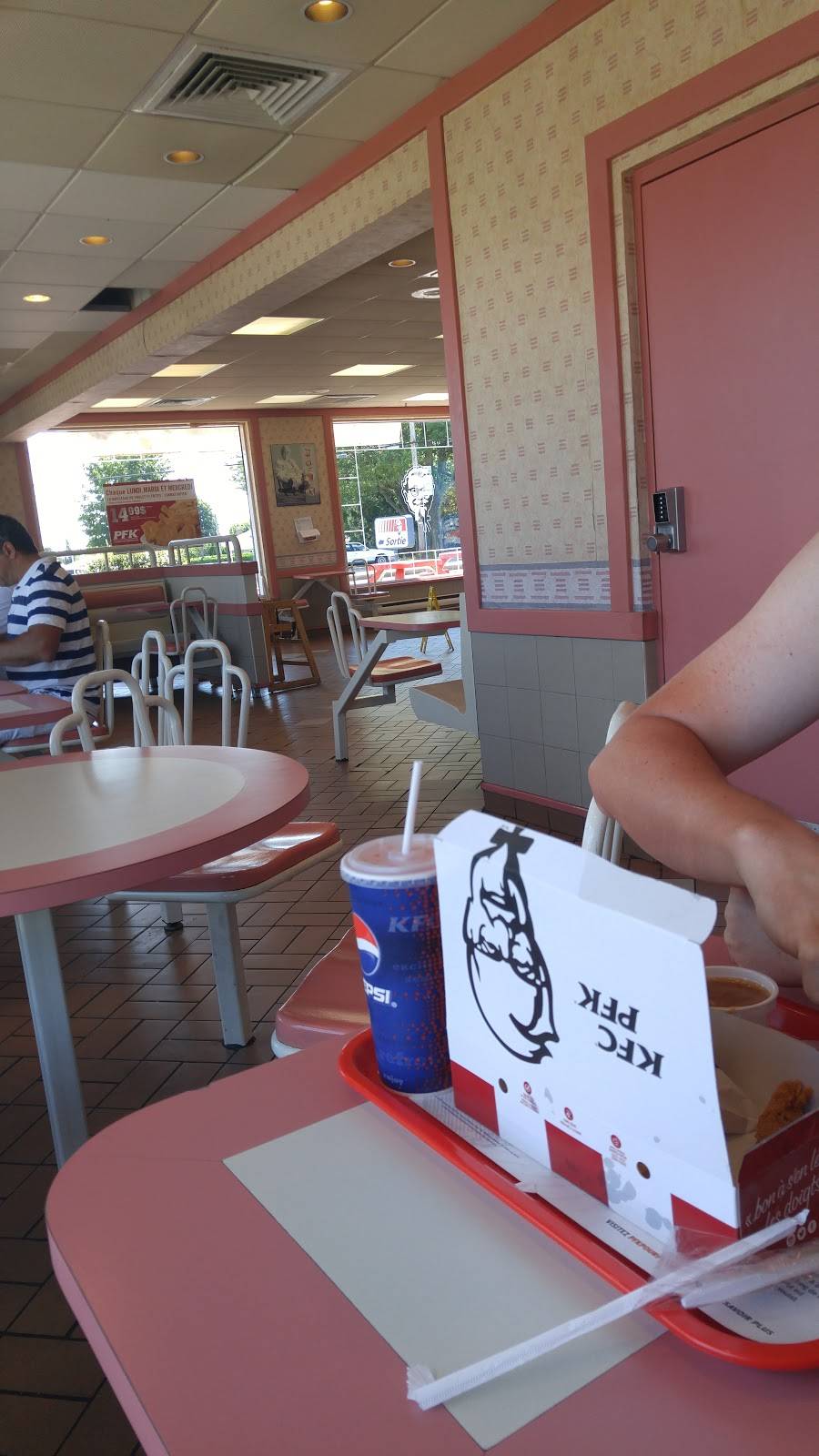 PFK | meal takeaway | 703 Rue Principale, Granby, QC J2G 2Y5, Canada | 4503784366 OR +1 450-378-4366