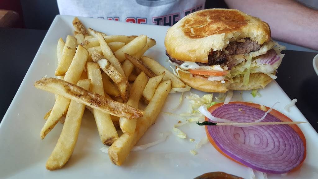 Snappy Pattys | restaurant | 454 High St, Medford, MA 02155, USA | 7812194804 OR +1 781-219-4804