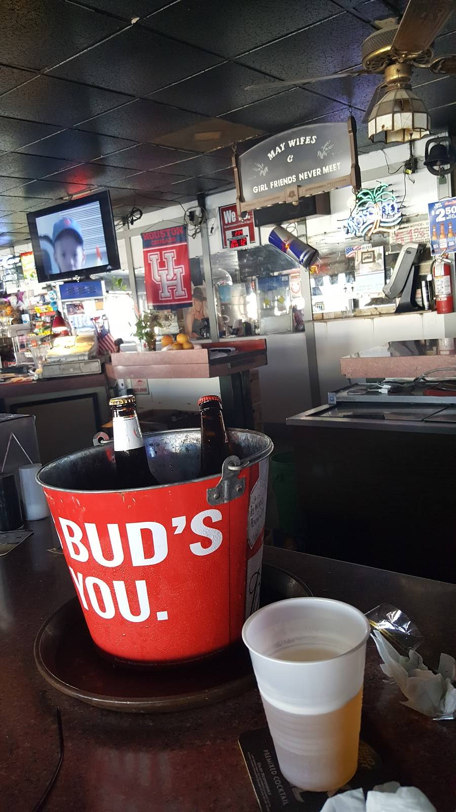 Harrisburg Country Club | restaurant | 3618 Harrisburg Blvd, Houston, TX 77003, USA | 7132378526 OR +1 713-237-8526