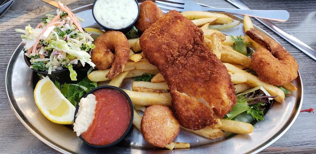 The Landing Restaurant | restaurant | 30 Bowens Wharf, Newport, RI 02840, USA | 4018474514 OR +1 401-847-4514