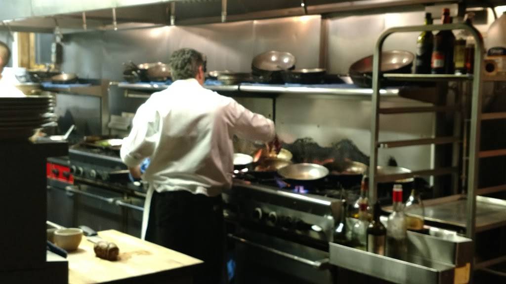 Alinas | restaurant | 96 Russell St, Hadley, MA 01035, USA | 4135848000 OR +1 413-584-8000