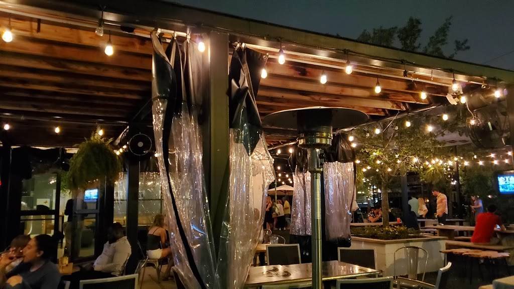 Spring Street Beer and Wine Garden | restaurant | 1920 Houston Ave, Houston, TX 77007, USA | 7134899340 OR +1 713-489-9340