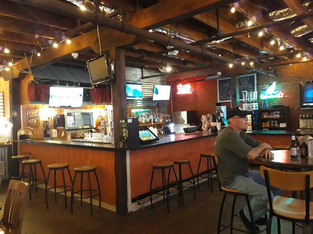 The Warehouse | restaurant | 104 Laurel St, Conway, SC 29526, USA | 8432483287 OR +1 843-248-3287