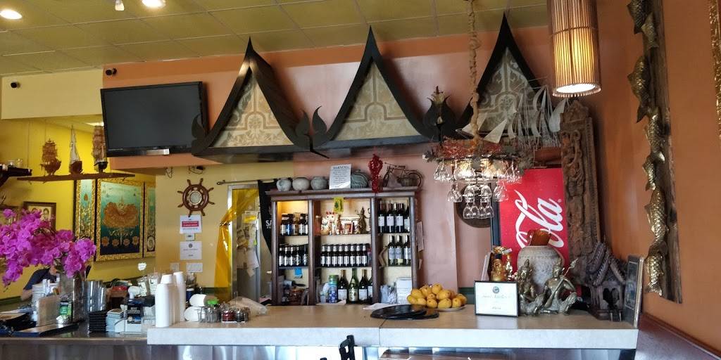 Thai Corner | restaurant | 22371 El Toro Rd, Lake Forest, CA 92630, USA | 9493808869 OR +1 949-380-8869