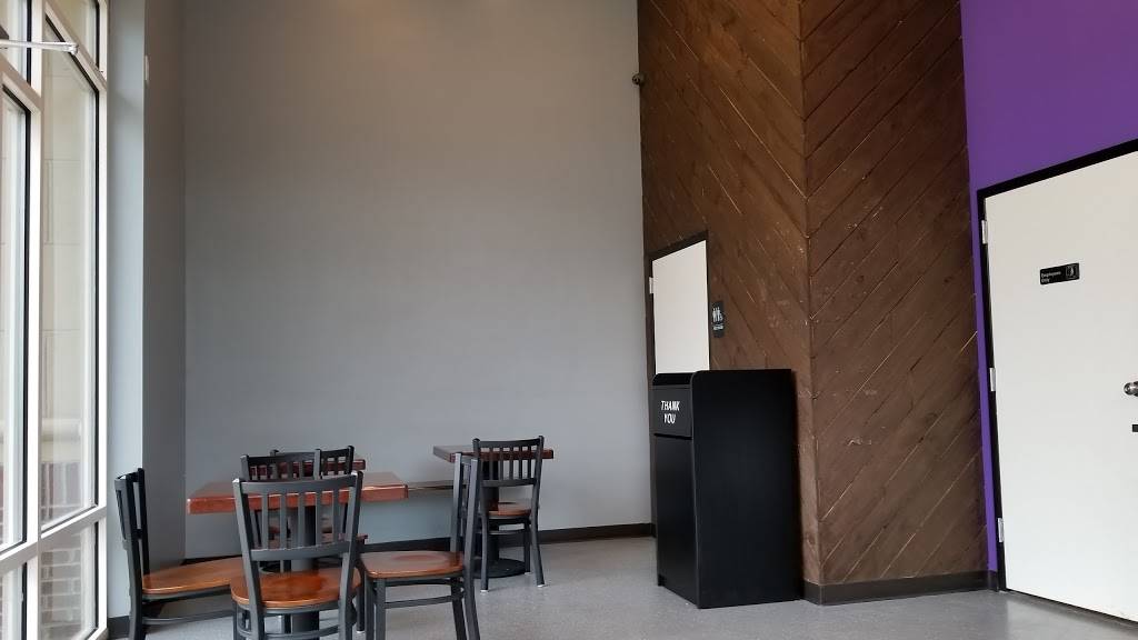 Me Moms Soulfood Cafe | restaurant | 15231 Hall Rd, Bowie, MD 20721, USA | 3013831137 OR +1 301-383-1137