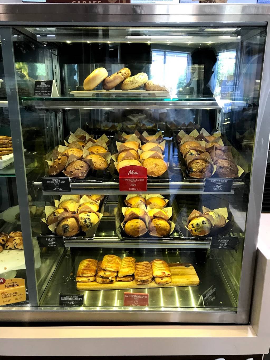 McDonalds | cafe | 3510 Derry Rd E, Mississauga, ON L4T 3V7, Canada | 9056778711 OR +1 905-677-8711