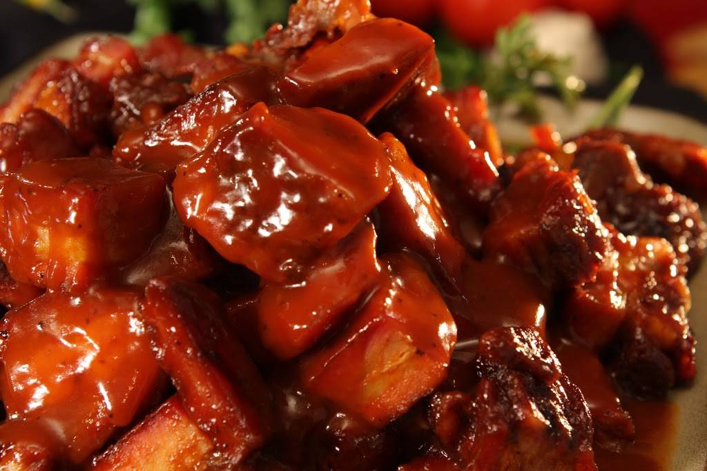 This Is It! BBQ and Seafood (Old National) | restaurant | 6045 Old National Hwy, College Park, GA 30349, USA | 6788278500 OR +1 678-827-8500