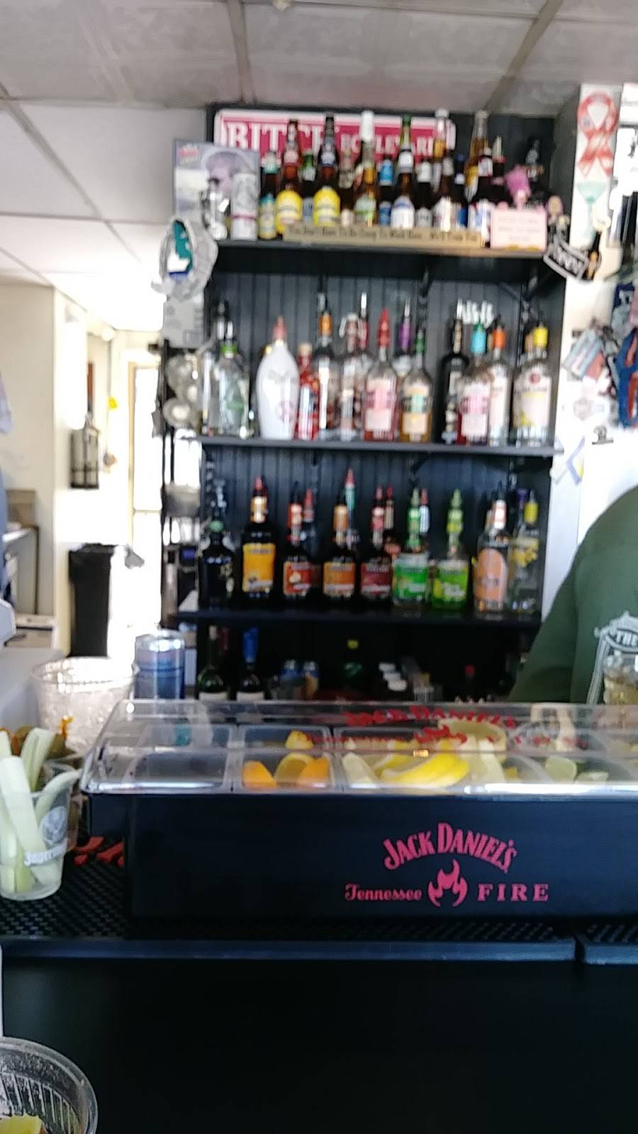 Looney Bin | restaurant | 554 Endicott St N, Laconia, NH 03246, USA | 6033662300 OR +1 603-366-2300