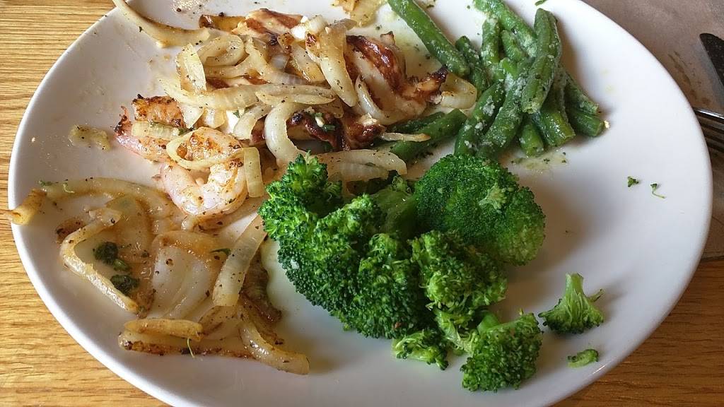 Applebees Grill + Bar | restaurant | 300 Motor Pkwy, Brentwood, NY 11717, USA | 6312314190 OR +1 631-231-4190