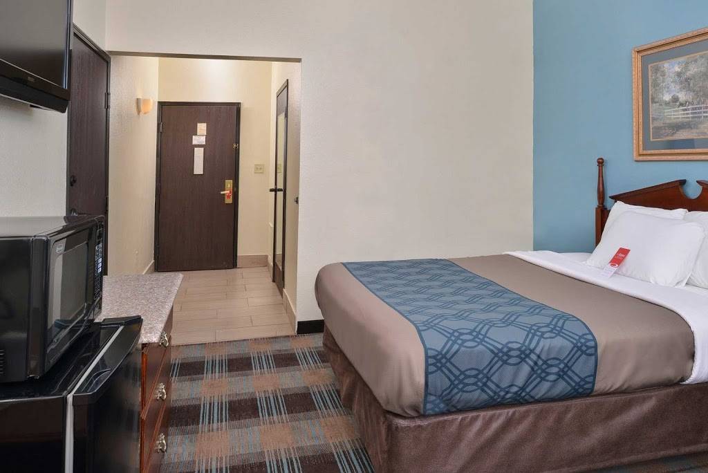 Econo Lodge Inn & Suites | restaurant | 1607 N Main St, Shelbyville, TN 37160, USA | 9316801030 OR +1 931-680-1030