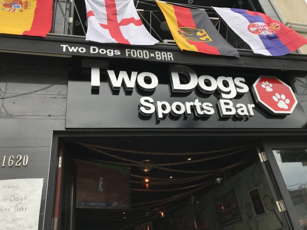 Two Dogs Sports Bar | restaurant | 1620 Bayview Ave, Toronto, ON M4S 1T3, Canada | 6473448286 OR +1 647-344-8286