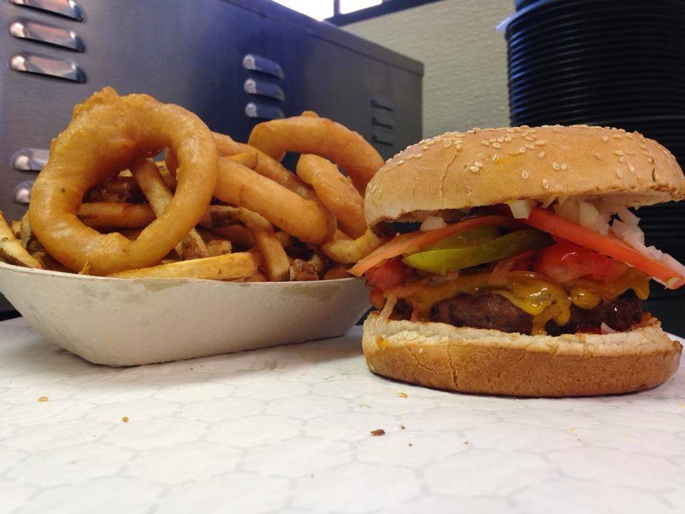 Heinz Burger Co. | restaurant | 120 Anne St S, Barrie, ON L4N 6A2, Canada | 7057251000 OR +1 705-725-1000