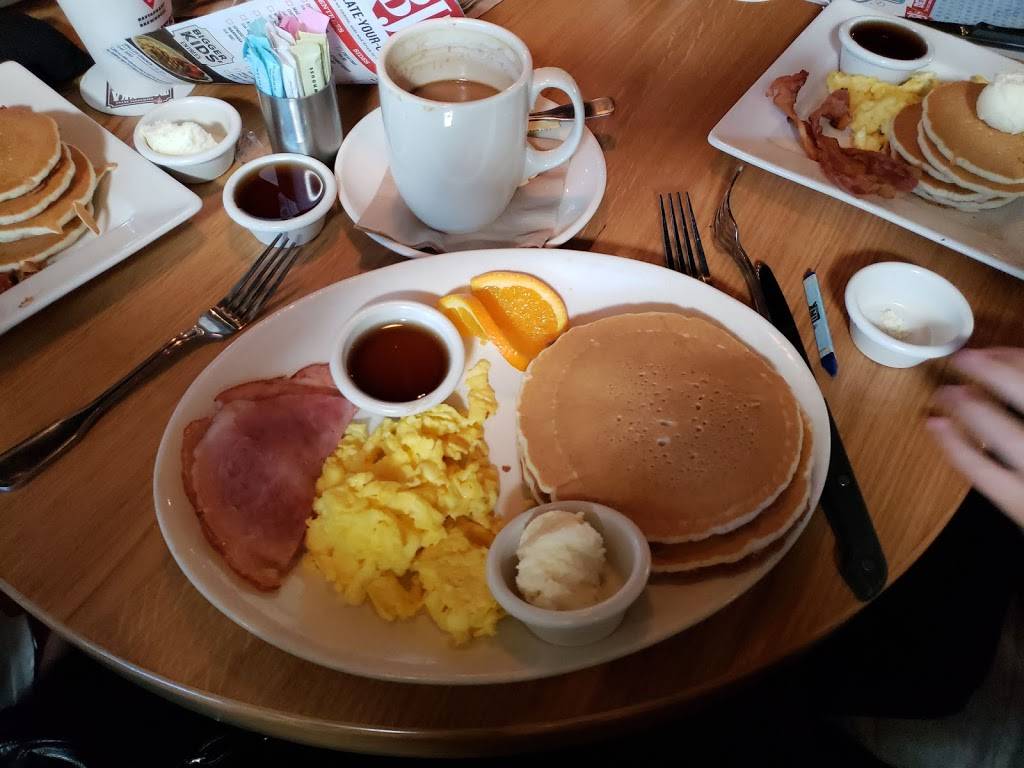 BJs Restaurant & Brewhouse | restaurant | 10690 N De Anza Blvd, Cupertino, CA 95014, USA | 4088656970 OR +1 408-865-6970