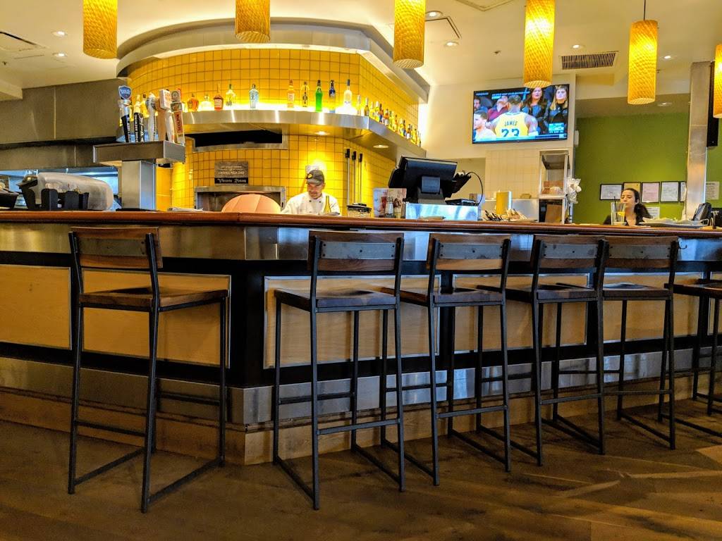 California Pizza Kitchen | restaurant | 210 Wilshire Blvd, Santa Monica, CA 90401, USA | 3103939335 OR +1 310-393-9335