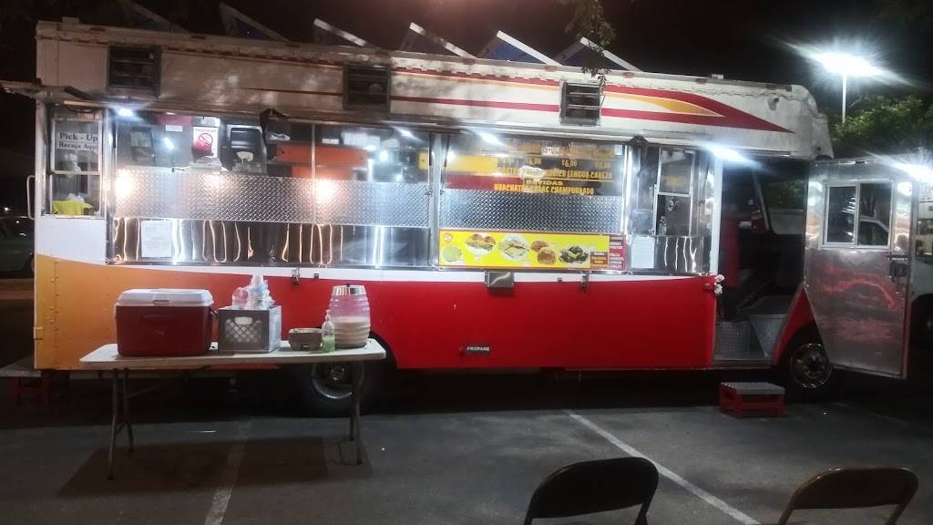 Tacos El Lobito | restaurant | 1801 Planz Rd, Bakersfield, CA 93304, USA | 3234892929 OR +1 323-489-2929
