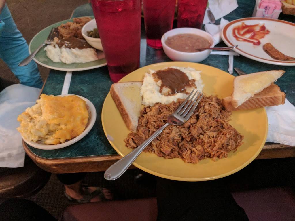 Todds Barbecue Restaurant | restaurant | 1176 Magnolia Ave, Buena Vista, VA 24416, USA | 5402617427 OR +1 540-261-7427