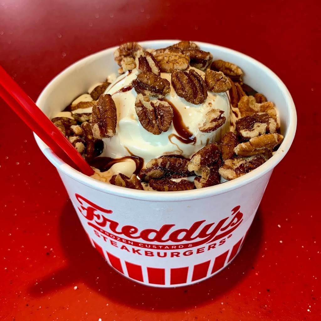 Freddys Frozen Custard & Steakburgers | restaurant | 2204 Troy Rd, Edwardsville, IL 62025, USA | 6186925096 OR +1 618-692-5096