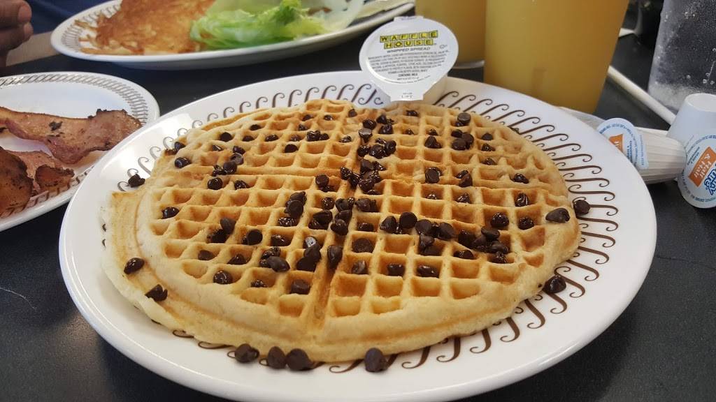 Waffle House | meal takeaway | 3244 US Hwy 98 N, Lakeland, FL 33805, USA | 8636888696 OR +1 863-688-8696