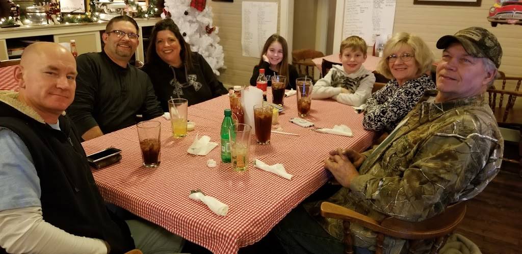 Coal Bucket Restuarant | restaurant | 238 W Main St, Kitzmiller, MD 21538, USA | 3014533377 OR +1 301-453-3377