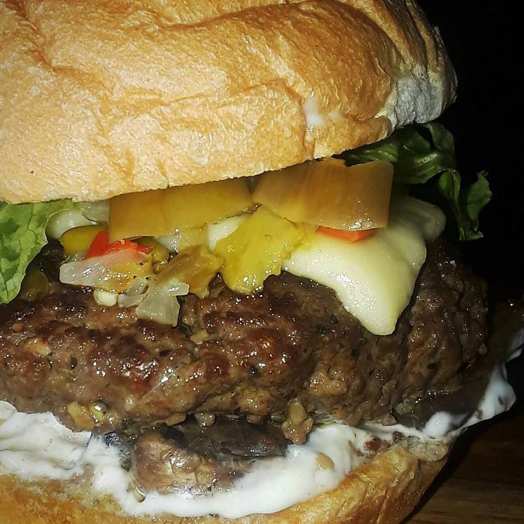 Twizted Burger Company | restaurant | 249 W Dundee Rd, Buffalo Grove, IL 60089, USA | 8476686316 OR +1 847-668-6316