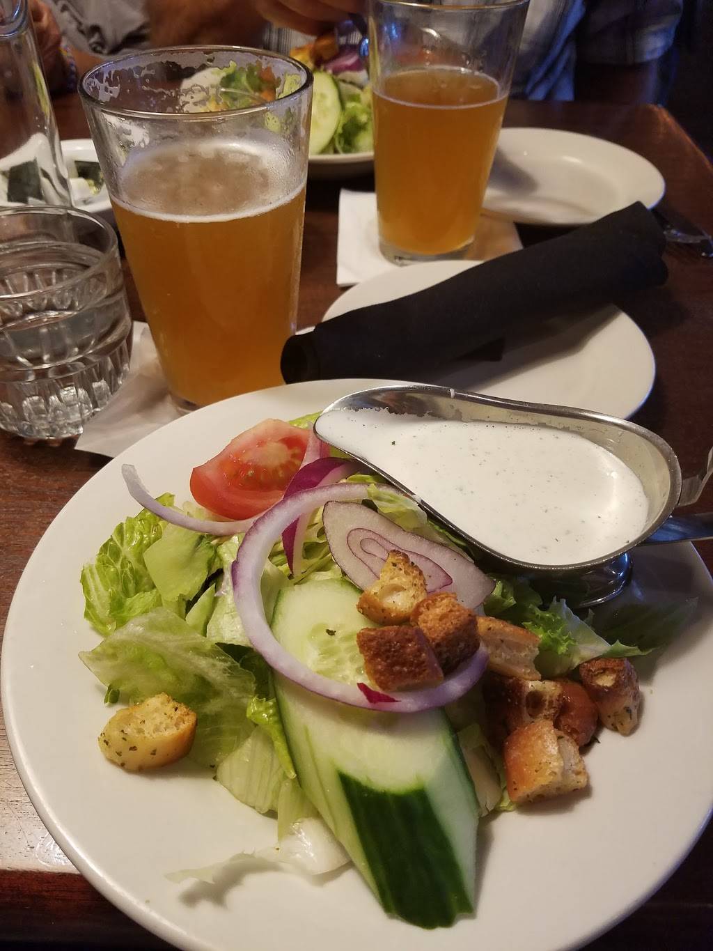 Wixom Station | restaurant | 49115 Pontiac Trail, Wixom, MI 48393, USA | 2488592882 OR +1 248-859-2882