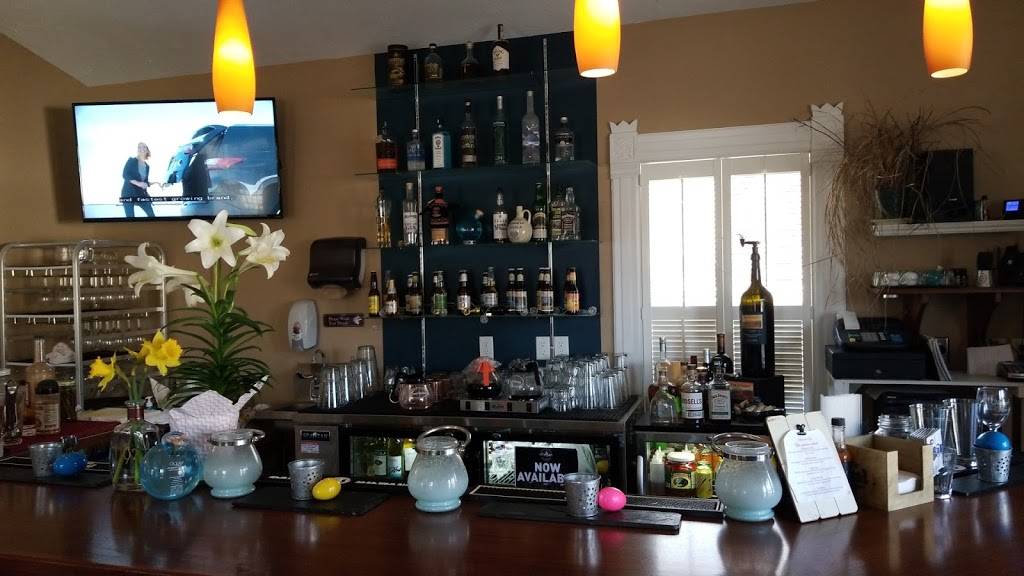 Vittles & Vine | restaurant | S42W31428 WI-83, Waukesha, WI 53189, USA | 2629689463 OR +1 262-968-9463