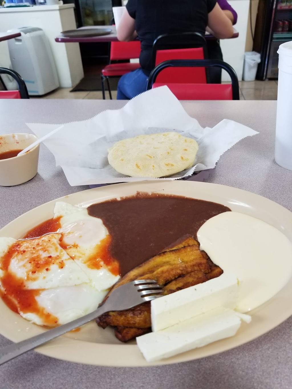 Olocuilta Restaurante Y Pupuseria | restaurant | 2201 N Main St, Pearland, TX 77581, USA | 2819979700 OR +1 281-997-9700