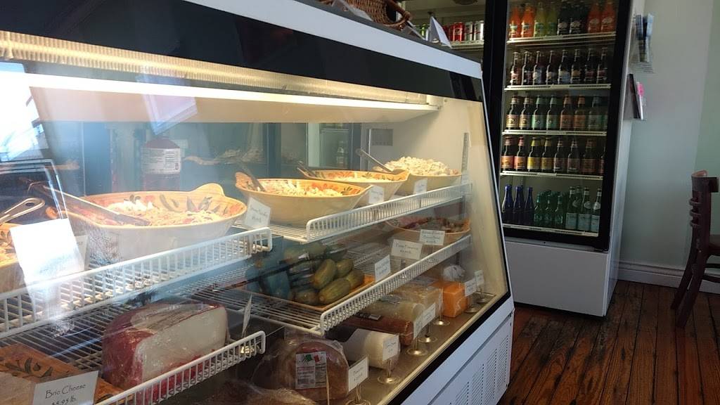 West Main Market | meal takeaway | 123 W Main St, Luray, VA 22835, USA | 5407431125 OR +1 540-743-1125