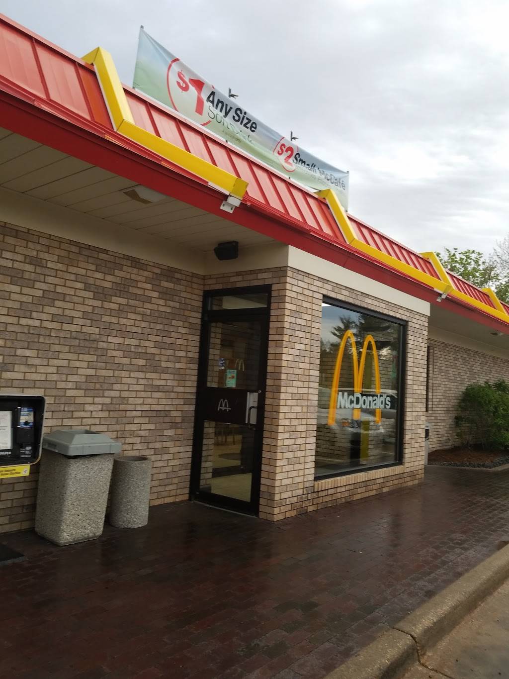 McDonalds | cafe | 851 WI-54, Black River Falls, WI 54615, USA | 7152845538 OR +1 715-284-5538