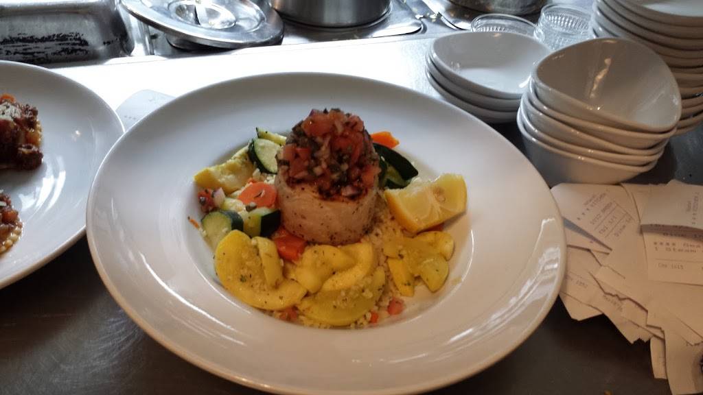 K C Steak House | restaurant | 2515 F St, Bakersfield, CA 93301, USA | 6613229910 OR +1 661-322-9910