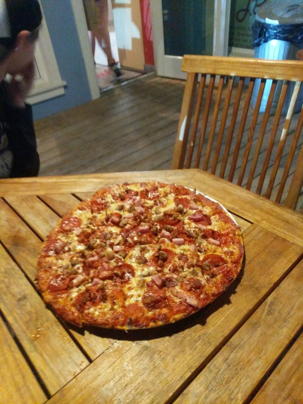 J Burns Pizza | restaurant | 308 Pine Ave, Anna Maria, FL 34216, USA | 9412514070 OR +1 941-251-4070