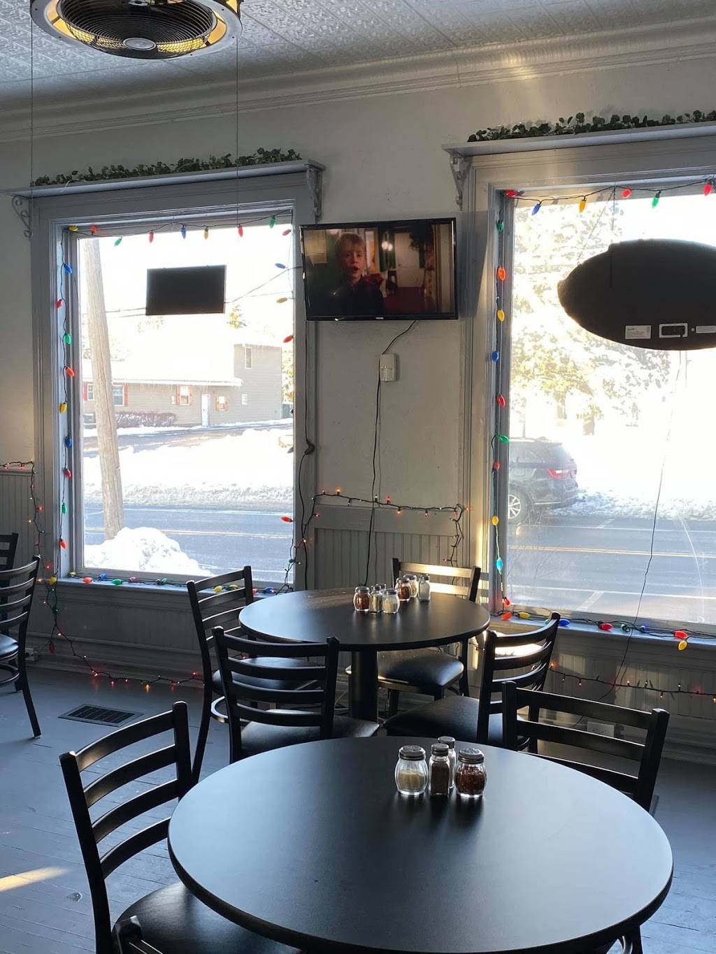 Rogers Hometown Pizzeria | meal delivery | 4 W Church St, Adams, NY 13605, USA | 3152323000 OR +1 315-232-3000