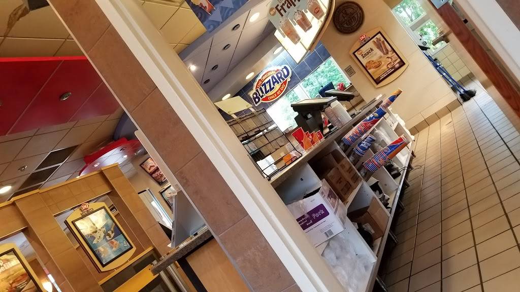 Dairy Queen Grill & Chill | restaurant | 1120 N Saginaw St, Holly, MI 48442, USA | 2486343251 OR +1 248-634-3251