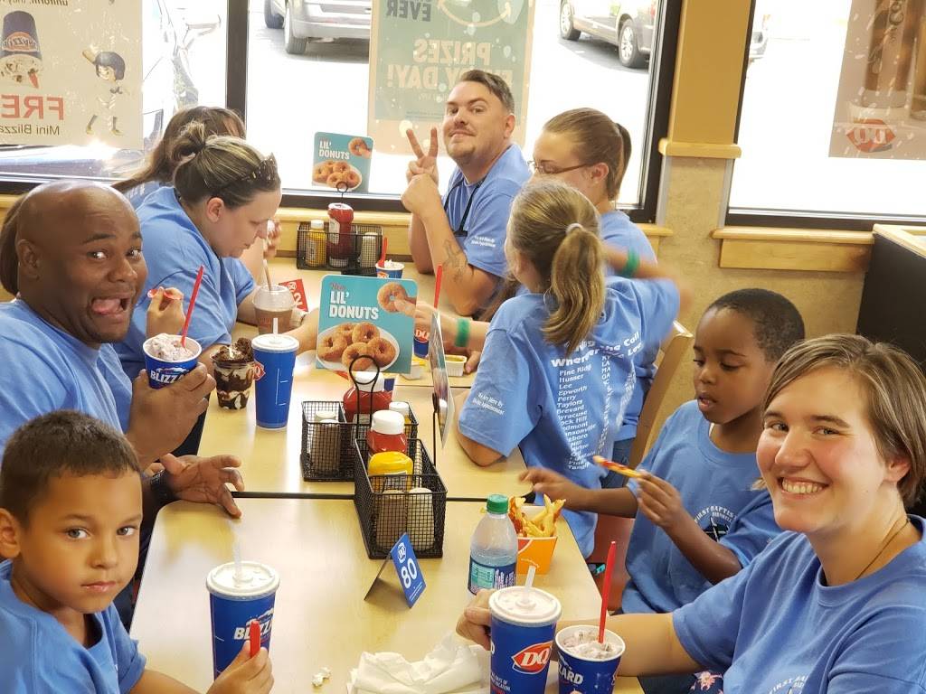 Dairy Queen Grill & Chill | restaurant | 690 KY-15, Campton, KY 41301, USA | 6066686363 OR +1 606-668-6363