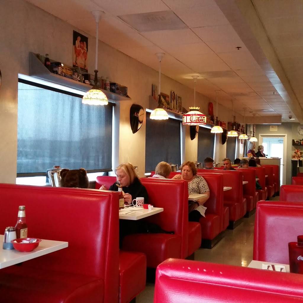 Shortys Place | restaurant | 1280 Coffeen St, Watertown, NY 13601, USA | 3157827878 OR +1 315-782-7878