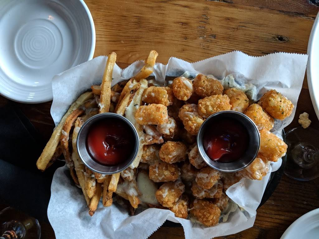 Quinns | restaurant | 1724-1744 Wilson Blvd, Arlington, VA 22209, USA | 7036403566 OR +1 703-640-3566