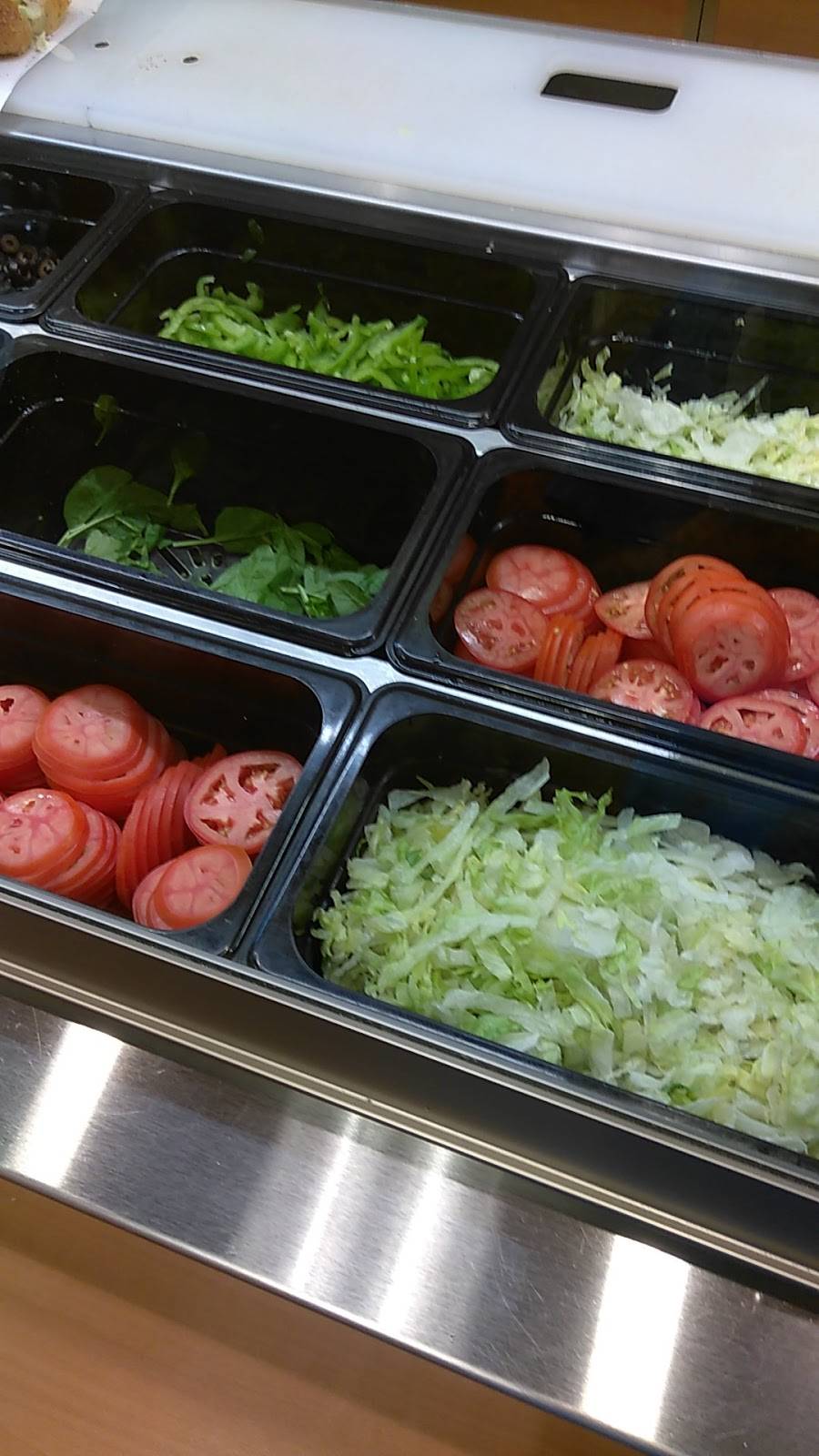 Subway Restaurants | restaurant | 518 Foothill Blvd, La Cañada Flintridge, CA 91011, USA | 8189521782 OR +1 818-952-1782