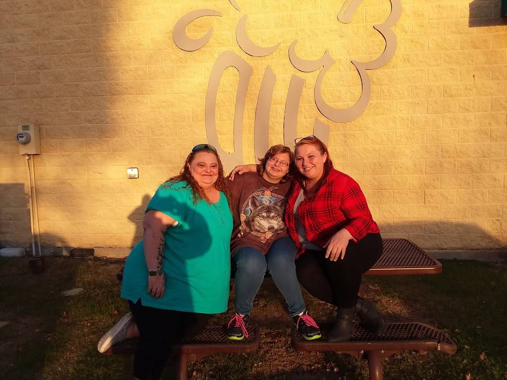 A&W Restaurant | restaurant | 9125 Atlantic Dr SW, Cedar Rapids, IA 52404, USA | 3196324649 OR +1 319-632-4649