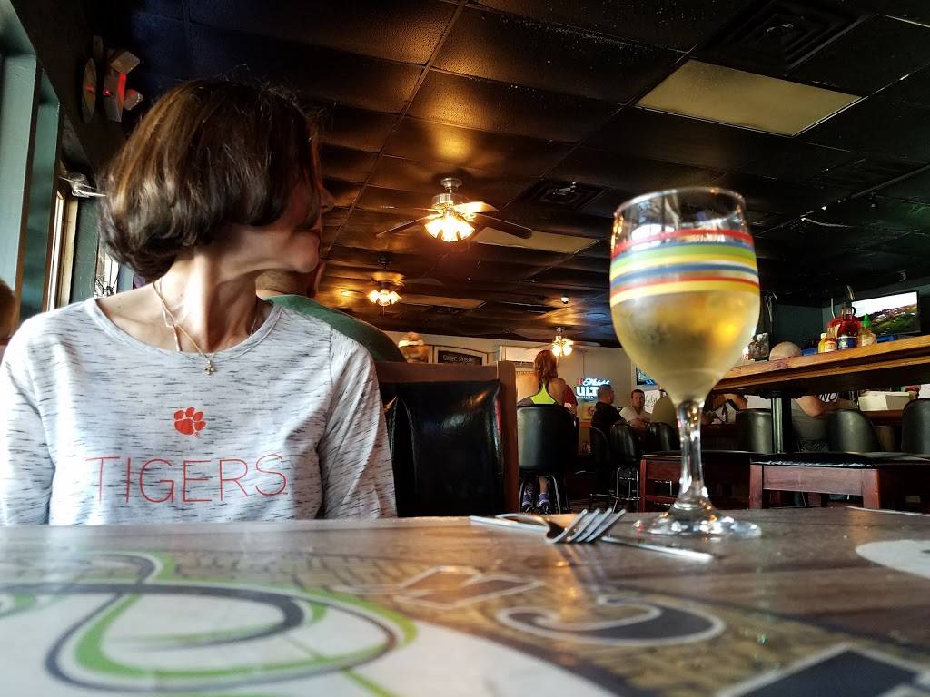 Luckys Burger Shack | restaurant | 7811 Broad River Rd, Irmo, SC 29063, USA | 8037490048 OR +1 803-749-0048