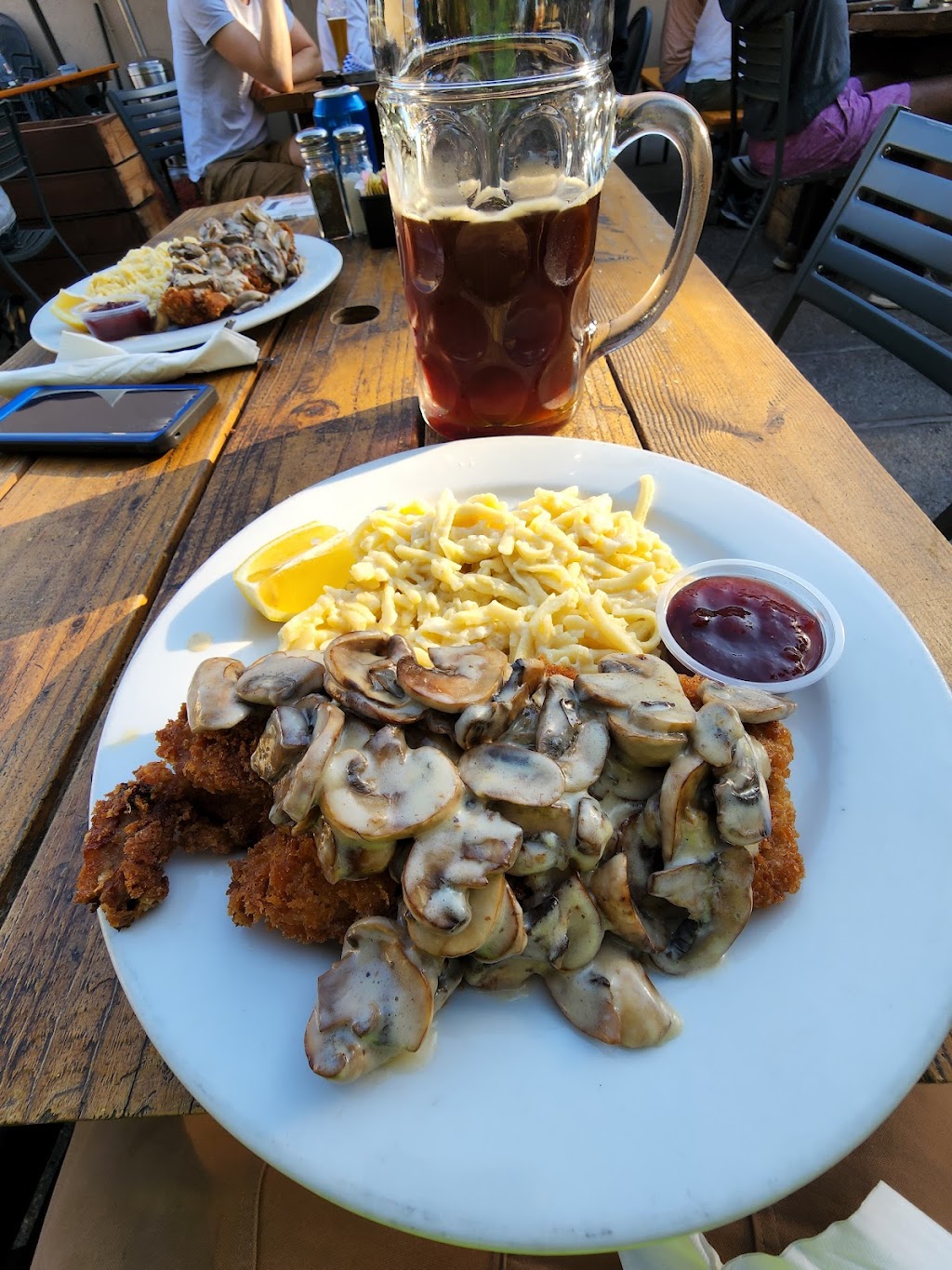 Das Bierhauz | restaurant | 135 Castro St, Mountain View, CA 94041, USA | 6503367613 OR +1 650-336-7613