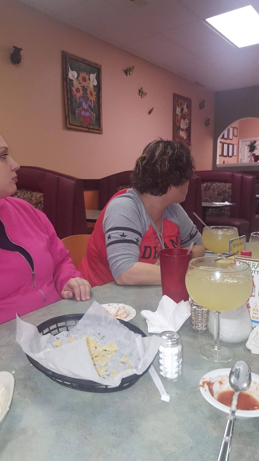 Serranos A Family Mexican Restaurant | restaurant | 114 W Jefferson St, Clinton, MO 64735, USA | 6603831730 OR +1 660-383-1730