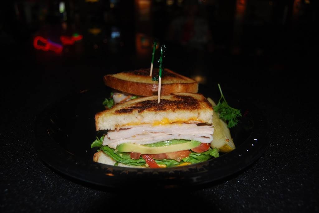 The Nugget Grill & Pub | restaurant | 6049 E 7th St, Long Beach, CA 90840, USA | 5629854133 OR +1 562-985-4133