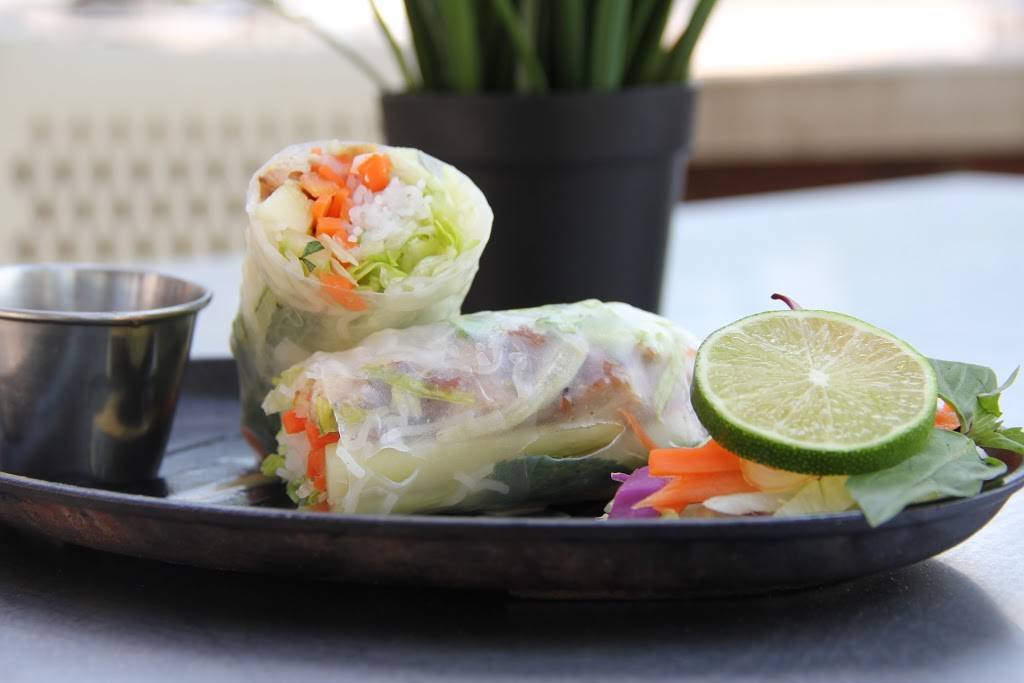 Koh Tao | restaurant | 377 Boulevard Sir-Wilfrid-Laurier, Mont-Saint-Hilaire, QC J3H 3P1, Canada | 4504648883 OR +1 450-464-8883