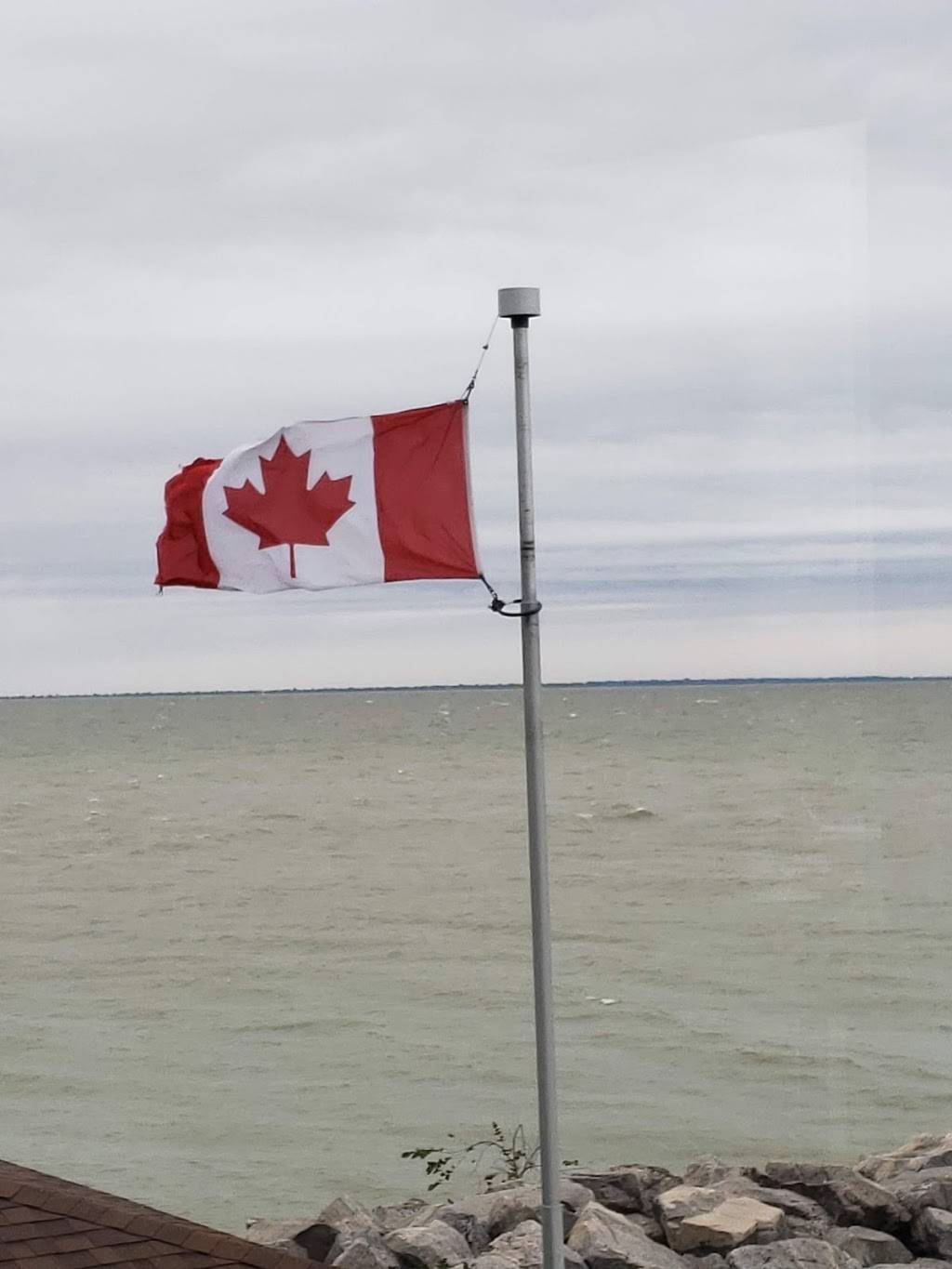 Lakeside Kettle Bar & Grill | restaurant | 100 Lake St, Belle River, ON N0R 1A0, Canada | 5197283636 OR +1 519-728-3636