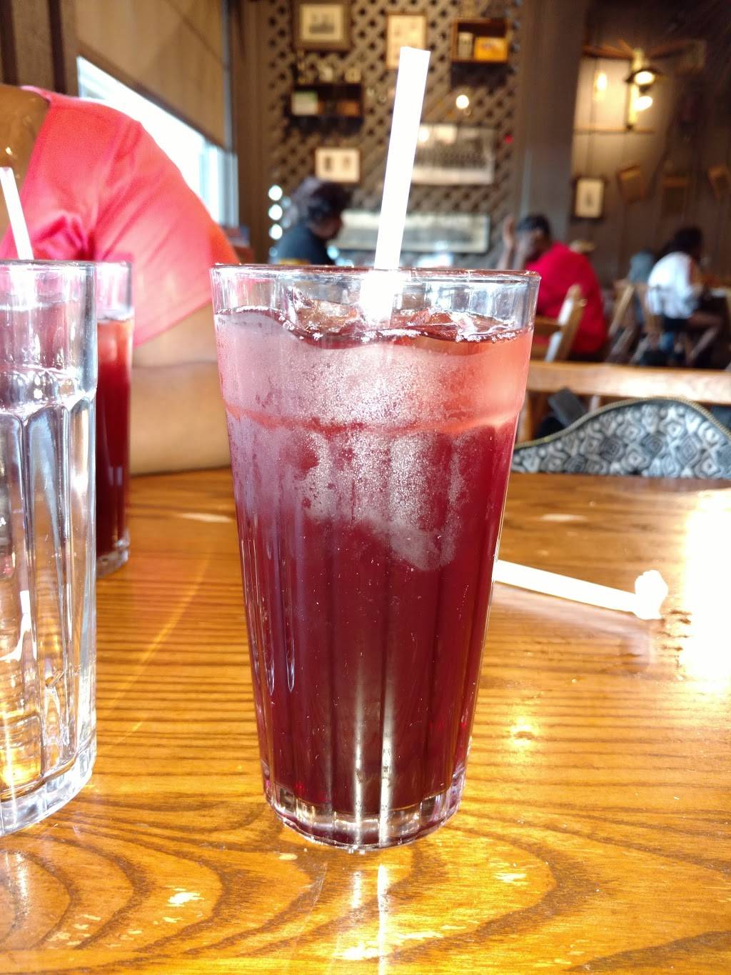 Cracker Barrel Old Country Store | restaurant | 30750 Little Mack Ave, Roseville, MI 48066, USA | 5862935066 OR +1 586-293-5066