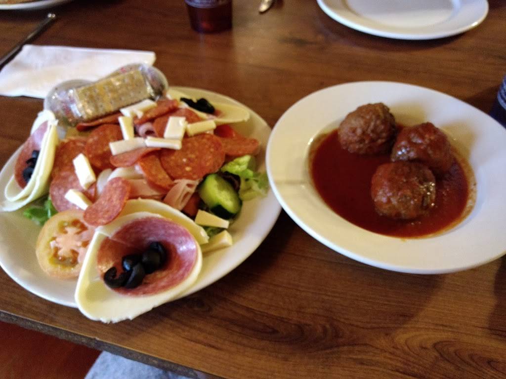 Giovannas Italian Eatery | restaurant | 2679 S Seminole Trail, Madison, VA 22727, USA | 5409485454 OR +1 540-948-5454