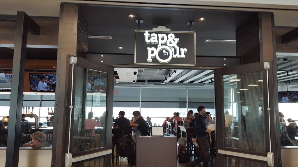 Tap & Pour | restaurant | Mississauga, ON L4W 1S9, Canada | 4167762658 OR +1 416-776-2658