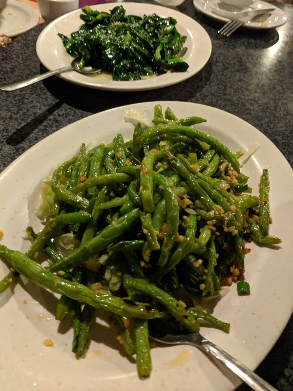 New Kirin Eatery | restaurant | 2466 Dougall Ave, Windsor, ON N8X 1T2, Canada | 5199669369 OR +1 519-966-9369